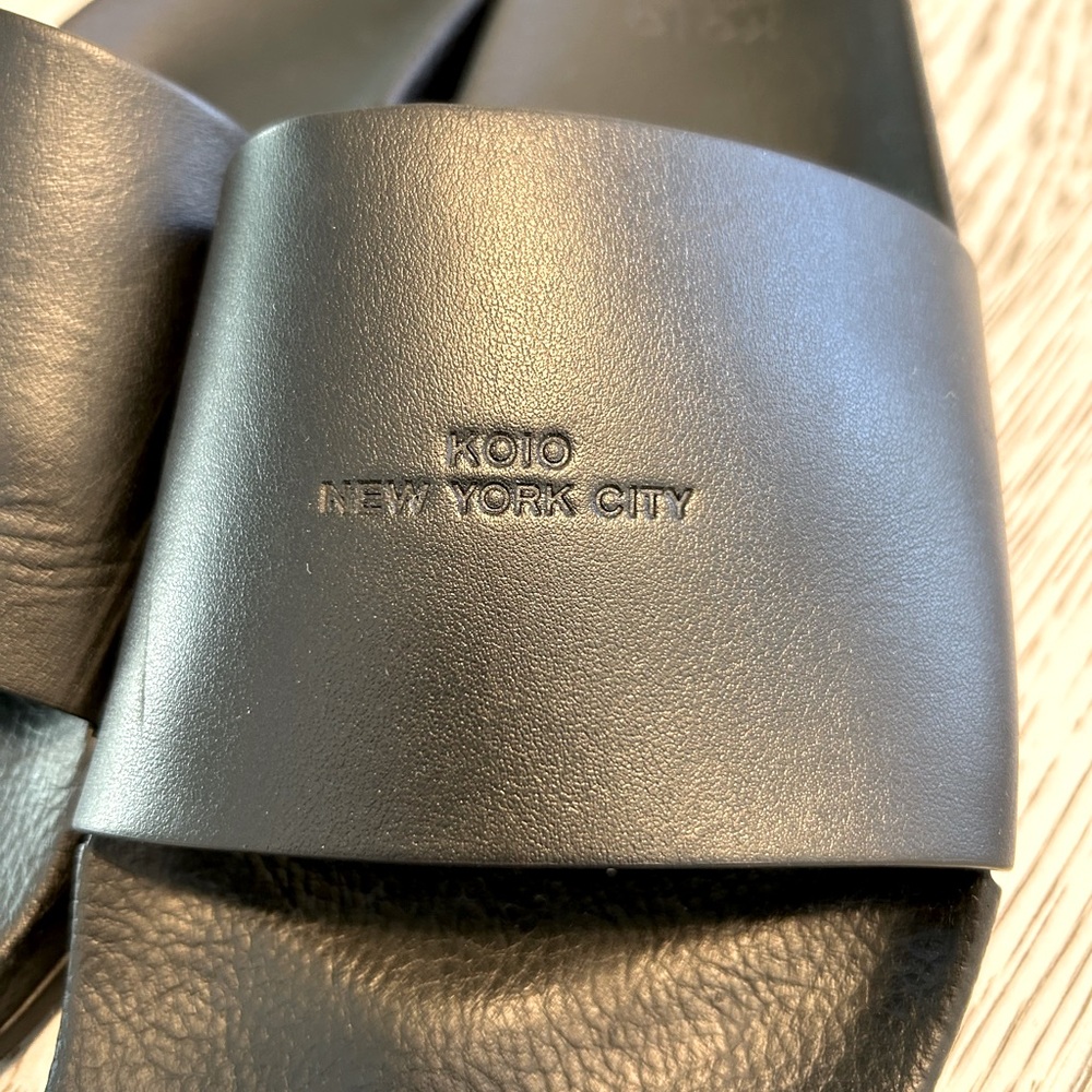 KOIO Elba in Nightfall sandal Men’s 9(US) 43(EU). Fits Men’s 8.5-9.5